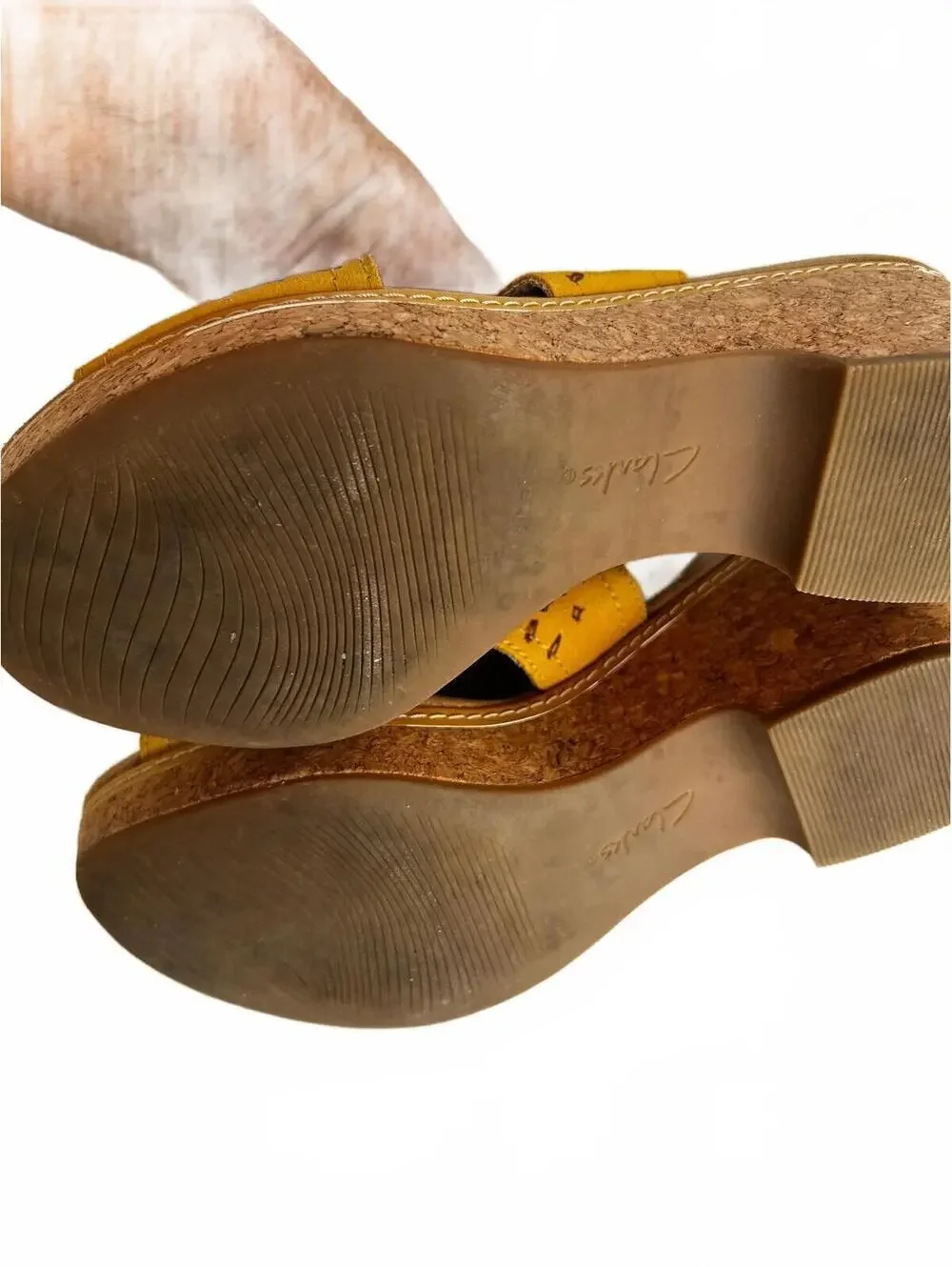 Clarks Giselle Bay Mustard Suede Slingback Wedges Sz 7.5